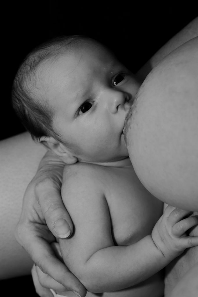 Bild: Stillen: Baby an der Brust